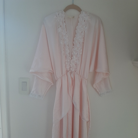 Victoria's Secret Other - VTG VICTORIA'S SECRET GOLD LABEL ROBE